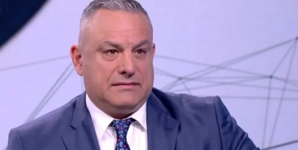 Стилистите на Би Ти Ви се видяха в чудо: Юксел ще се пръсне!