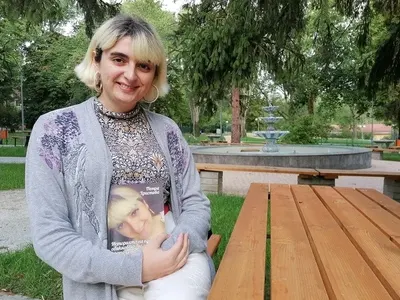 Транссексуалната Петра изнудвана от модна агенция