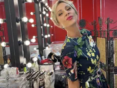 Нана заживя на топло сред палми в САЩ