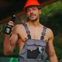 ЗАГОРЕЛИ! Ето кои известни търсят любовта в интернет