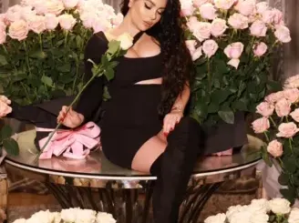 1001 рози за ЧРД на Мисис България СНИМКА