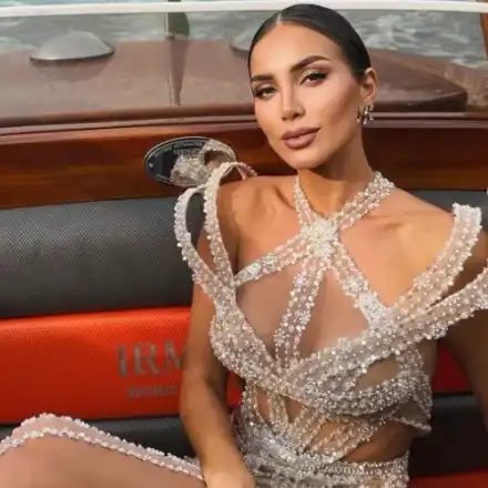 Алекс Богданска за малко да роди в джип