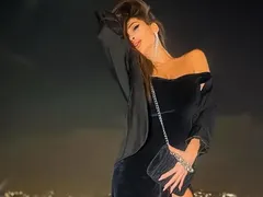 Ариа показа умопомрачителен бедър СНИМКА