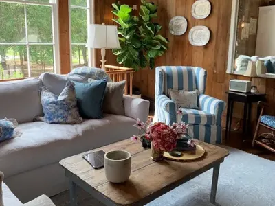 Бабешки мебели в палата на Дженифър Лопес