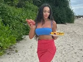 Бащичко! Синът на Алисия с гадже на Малдивите! (Вижте първа снимка)