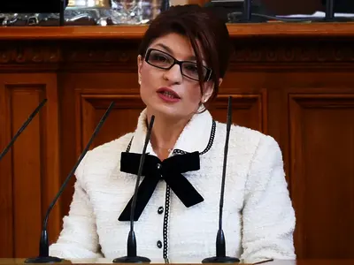 Десислава Атанасова била шефка на екстрасенси и билкари