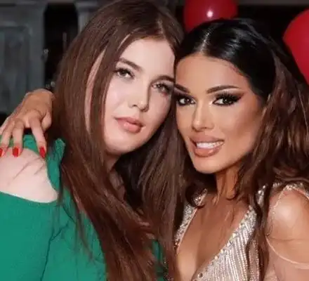 Диона с уникален жест за най-голямата си фенка