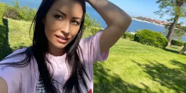 Джена се преселва в Лондон