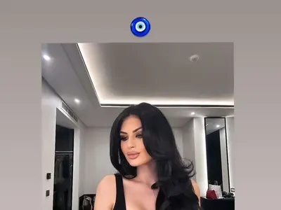 Дрехи долу! Мис България само по силикон и прашка (ФОТО)