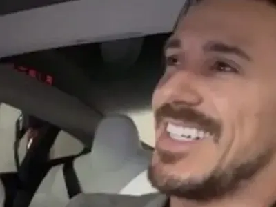 Ергенът Виктор  си купи нова  „Тесла” с куп  подкупи