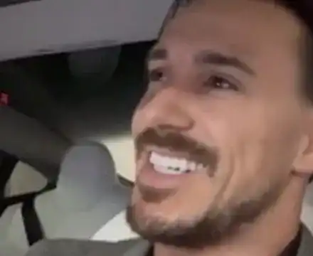 Ергенът Виктор  си купи нова  „Тесла” с куп  подкупи