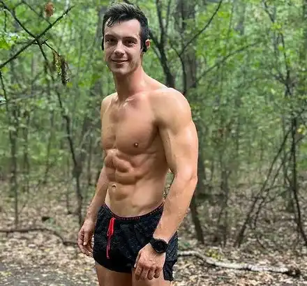 Филип Буков си развя оная работа пред колежка