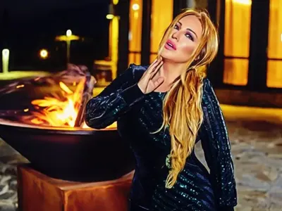 Фолкпевицата Рени проплака: Синът ми не изтърпя възпитателните ми мерки и ме напусна