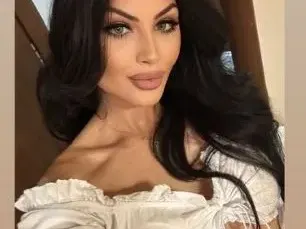 Искрено и лично: Мис България разкри какви корекции има по себе си! (СНИМКИ)