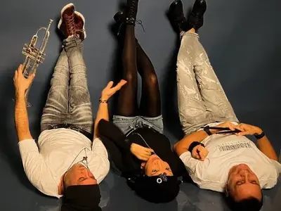 Изобщо не страда за бившия: Кали вирна краката