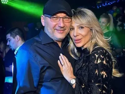 Жената на шеф Манчев продава къщи за милиони