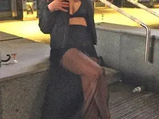 Копаят дъното:  Тризначките същински жрици в Лондон (СНИМКИ)