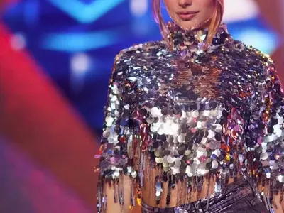 Лорд Евгени Минчев:  Мегз борави неловко с цветовете на Кралицата! Лош моден януари за Михаела. И още + СНИМКИ