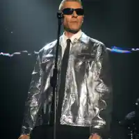 Лорд Евгени Минчев: Роклята на Ивана - тапицерия? Стояна... гърми