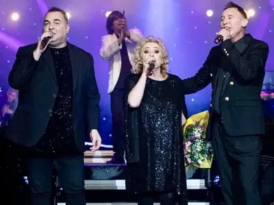 Лорд Евгени Минчев:  Роси Кирилова - някой да възпее обеците й! Трио „Черен случай“, намерете си цвят! И още + СНИМКИ