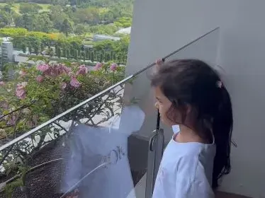 ЛУКС за 1300 лева на нощ! Преслава се похвали с гледка от 5-звезден хотел в Сингапур! (СНИМКИ)