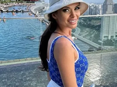 ЛУКС за 1300 лева на нощ! Преслава се похвали с гледка от 5-звезден хотел в Сингапур! (СНИМКИ)