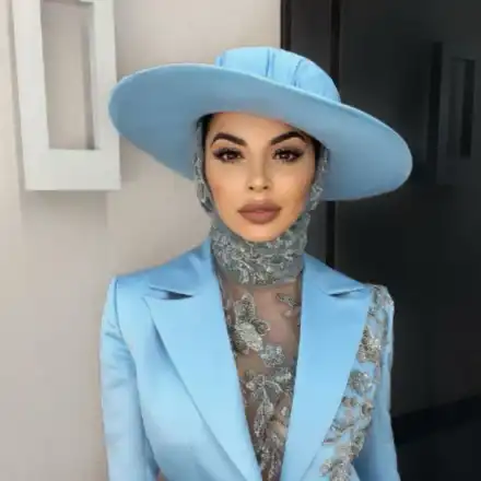 Мегз Каканашева крие рана под воалетка