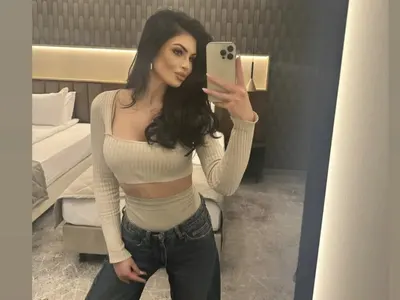 Мис България посрещна Новата година с 300 рози в 5-звезден лукс (СНИМКИ)