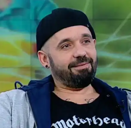 Мистериозна бактерия стопила Дичо с 40 кила