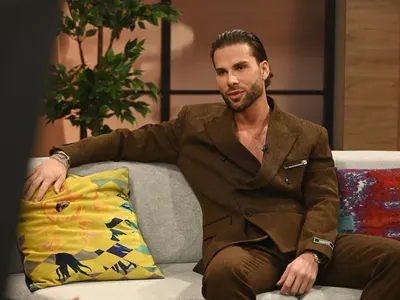 Модният инфлуенсър Pitt Andreychev: Ники Минаж уволни екипа си заради близалки (ВИДЕО)