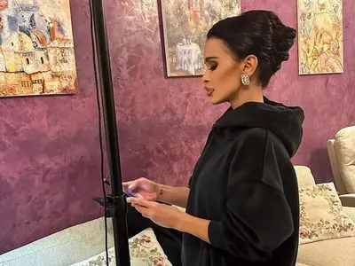 Отварачката показва палата в „Черешката“