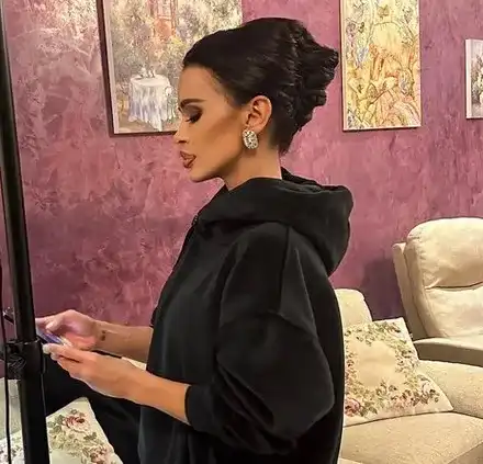 Отварачката показва палата в „Черешката“