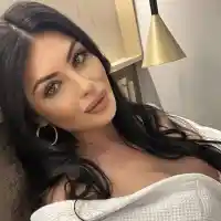 Пак разплака мъжете! Тафкова само по халат, скри зърно с кичур коса