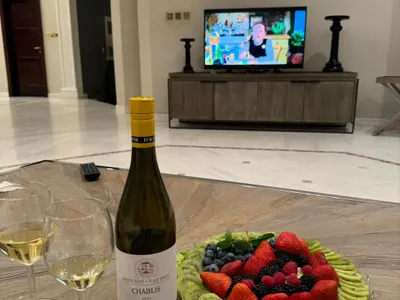 По „работа“ в Дубай!? Точи ли Антония Петрова фирмени пари за екзотична почивка (Вижте САМО ТУК)