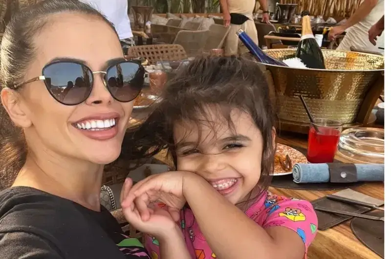 Преслава замина за Тайланд