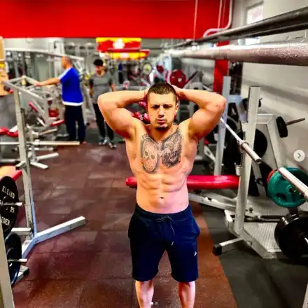 Разгонени мацки заливат Кумбата с мръснишки СНИМКИ