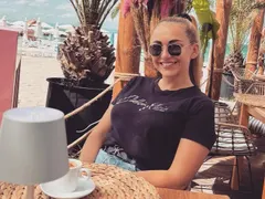 Сексбомбата от „Хелс китчън“ Михаела чака бебе (Снимки)
