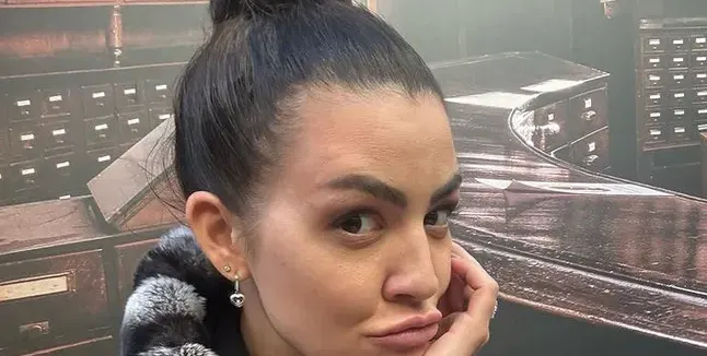 Шок: Деси Цонева  спи в банята