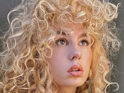 ШОК! Щерката на президента си уголеми джуките! Дарина Радева стана като Мара