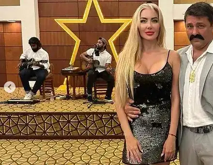 СНИМКА Тоца облече мъжа си  като наркобарон