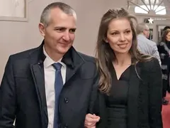 Спортният министър показа жена си - плеймейтката Преслава (Горещи снимки)