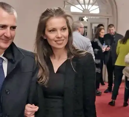 Спортният министър показа жена си - плеймейтката Преслава (Горещи снимки)