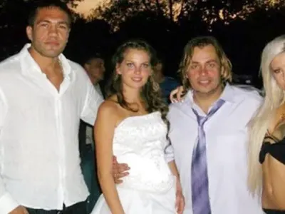 Спортният министър показа жена си - плеймейтката Преслава (Горещи снимки)