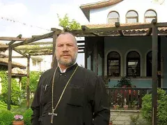 Проклятието на  „Рязаният поп”  застигна отец  Боян Саръев