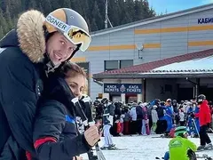 За първи път: Анелия се качи на ски СНИМКИ