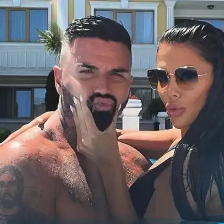 Загуба за нацията: Бившата на Благой бяга от България