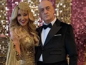 Алекс Раева пак се ошишка СНИМКИ