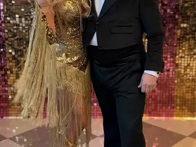 Алекс Раева пак се ошишка СНИМКИ