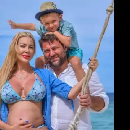 Антония Петрова отново бременна? Миската нонстоп крие корема (СНИМКИ)