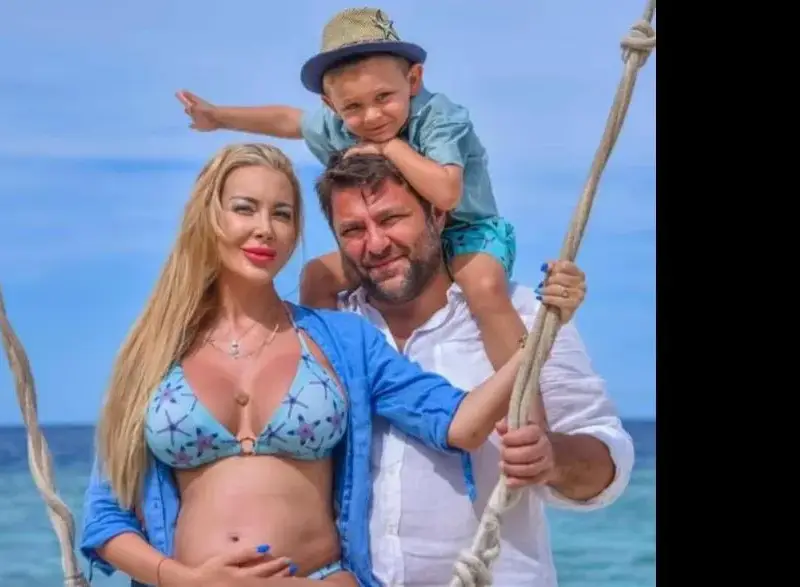 Антония Петрова отново бременна? Миската нонстоп крие корема (СНИМКИ)